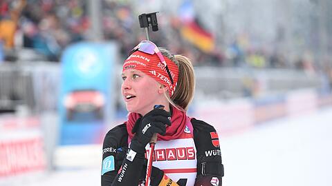 Biathletin Julia Tannheimer aus Deutschland im Ziel in Ruhpolding.