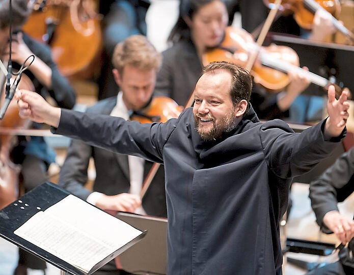 Andris Nelsons und die Münchner Philharmoniker.  Foto: Tobias Hase