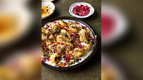 Zahra Bilaban - Blumenkohl mit warmem Joghurt und Paprikabutter - ist eines von 100 Rezepten aus "Lugma".