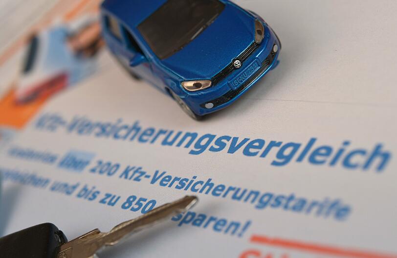 Herbstzeit ist Wechselzeit für Kunden von Kfz-Versicherungen. Zum Preisvergleich nutzen immer mehr Konsumenten Internet-Portale.