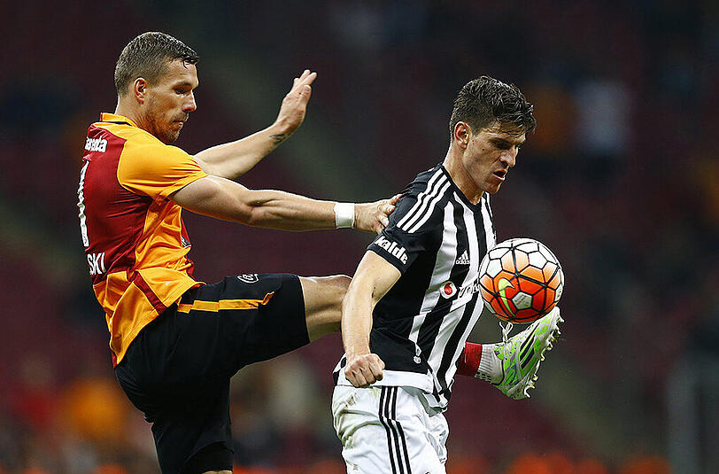 Mit seinem 25. Saisontor entscheidet Mario Gomez das Derby gegen Galatasaray.