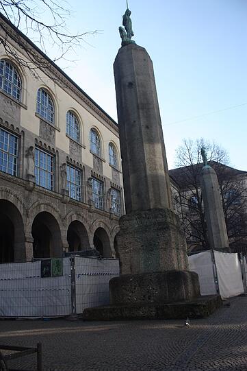 Für den Umbau wurde auch der Eingang zum Hauptgebäude gesperrt.