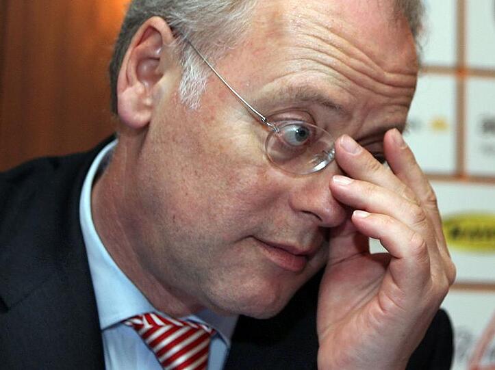 In drei Wochen geht es um seine Wiederwahl: Der umstrittene Rad-Boss Rudolf Scharping.