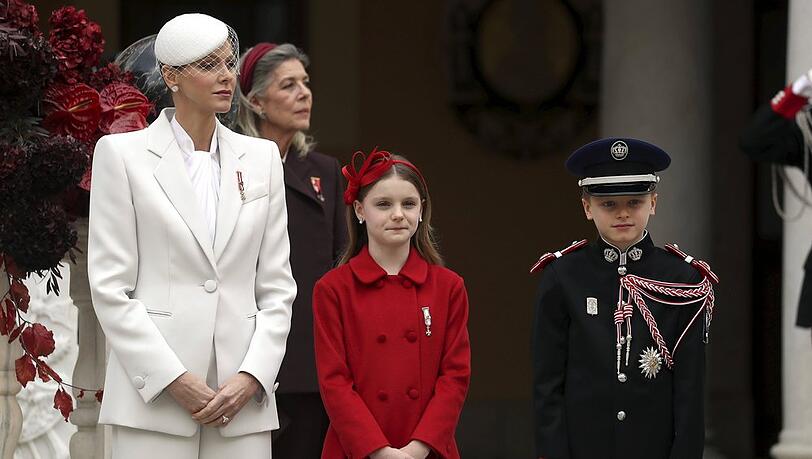 Fürstin Charlène und ihre Zwillinge sind auf einem Muttertagsfoto zu sehen. Fürstin Charlène und ihre Zwillinge sind auf einem Muttertagsfoto zu sehen.