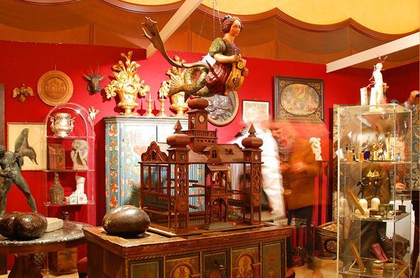 Ob Möbel, Schmuck, Kunst, Porzellan oder Kuriositäten. Auf der Kunst und Antiquitäten-Messe findet das Liebhaber-Herz, was es begehrt.