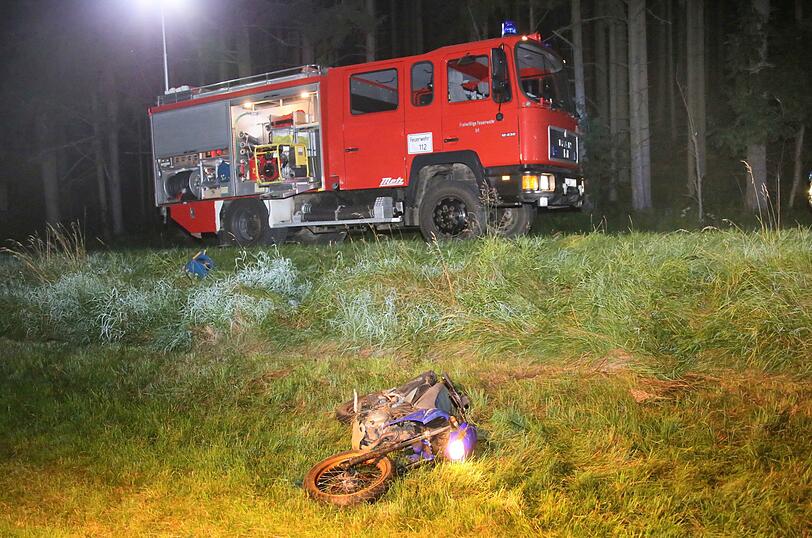 Aus ungeklärter Ursache kam der 16-Jährige in einer Kurve von der Straße ab.