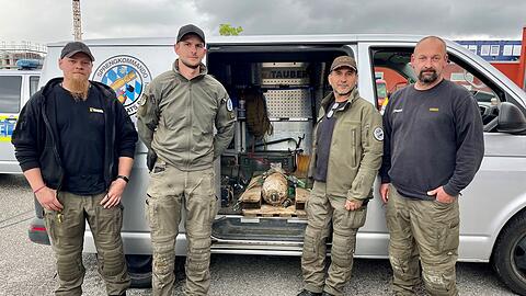 Job erledigt: Florian Süß (Sprengkommando Ingolstadt), Josef Semegi, Usam Bach und Sebastian Braun (alle Sprengkommando München, von links nach rechts).