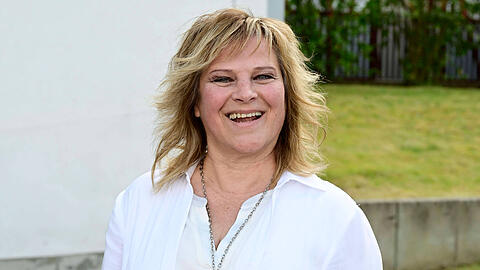 Bayerisches Cowgirl: Nicki strahlt