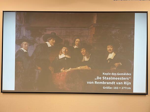 Ein Foto des angebotenen Rembrandts "De Staalmeesters", auf Deutsch: "Vorsteher der Tuchmacherzunft". 120 Millionen Schweizer Franken sollte das Gemälde kosten. Ein Foto des angebotenen Rembrandts "De Staalmeesters", auf Deutsch: "Vorsteher der Tuchmacherzunft". 120 Millionen Schweizer Franken sollte das Gemälde kosten.
