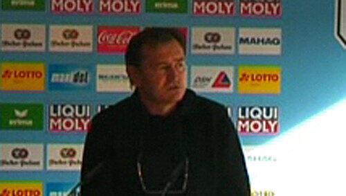 Löwen-Trainer Ewald Lienen Löwen-Trainer Ewald Lienen