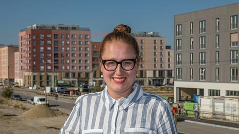 Julia Post sitzt seit 2021 für die Grünen im Stadtrat. Jetzt macht sie Wahlkampf in Freiham.