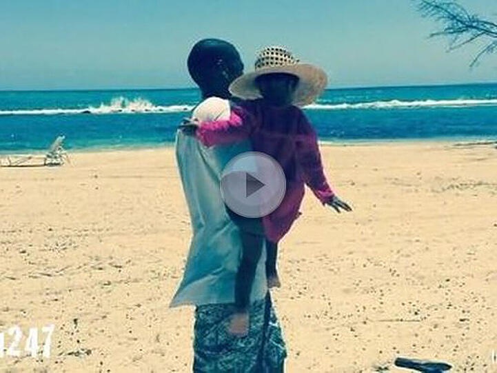 Jay Z am Strand mit Töchterchen Blue Ivy