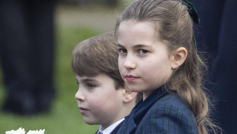 Prinzessin Charlotte, hier zu sehen mit Prinz Louis, steht in der Rangfolge auf den britischen Thron hinter ihrem älteren Bruder George.