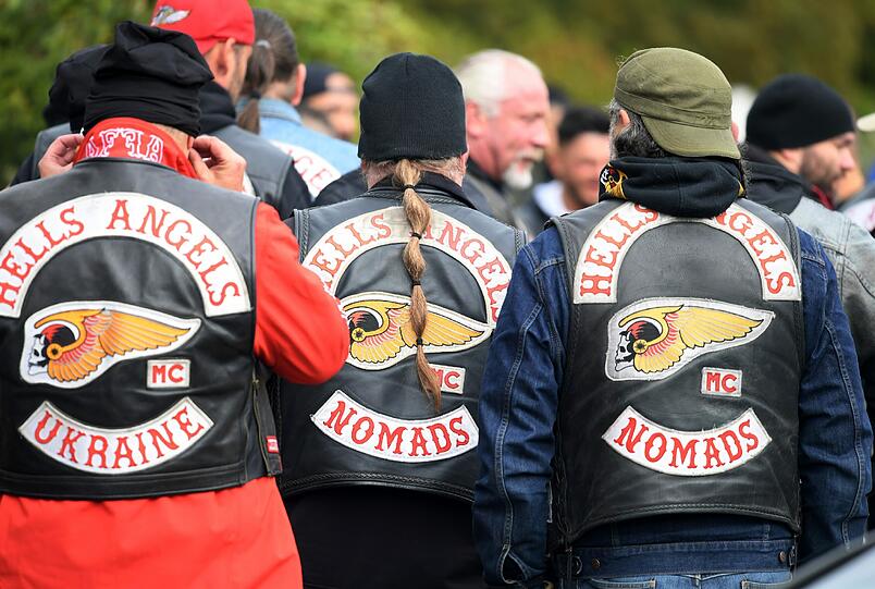 Hells Angels und Mitglieder befreundeter Rockergruppen aus mehreren Ländern bei der Beerdigung des  erschossenen Hells Angels-Chefs von Gießen, Aygün Mucuk.
