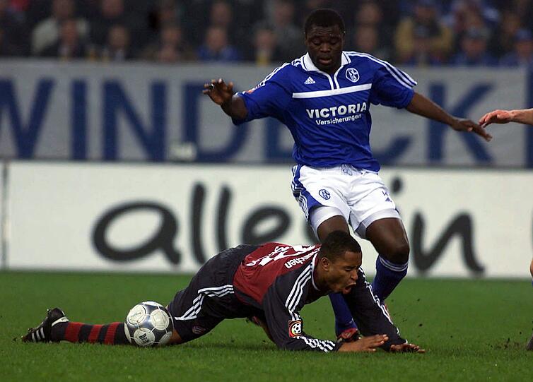 Anfang des Jahrtausends ist der FC Schalke 04 Bayerns schärfster Rivale - sowohl im Kampf um die Meisterschaft als auch im Pokal.