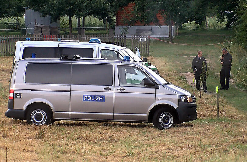 Am Mainufer konnte eine Spezialeinheit der Polizei den Täter stellen. Als er die Polizisten Angriff, wurde er erschossen.