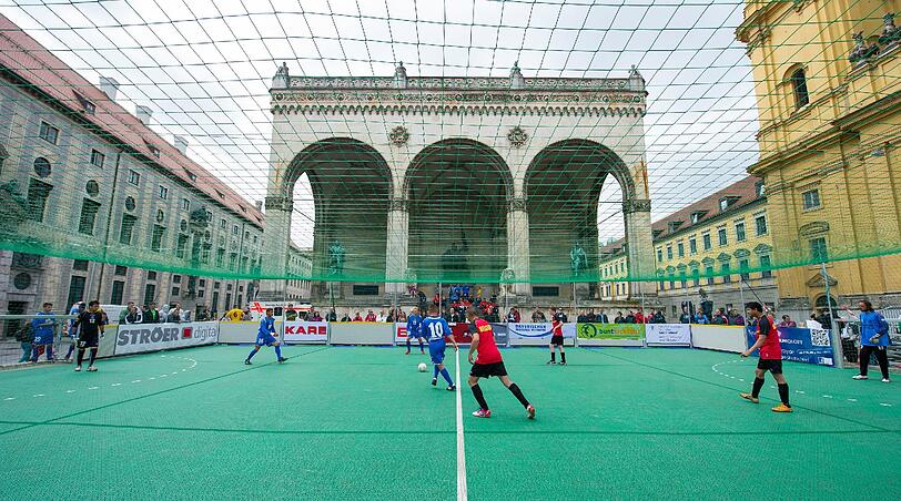 Bilder vom European-Homeless-Cup 2013 am Odeonsplatz.