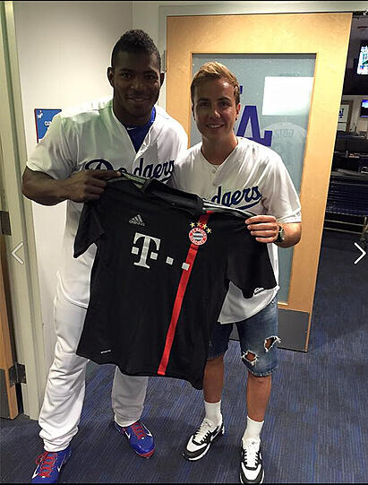 Mario Götze versuchte sich als Baseballspieler!