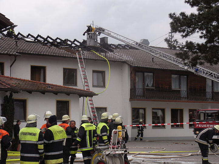 Die Feuerwehr musste anrücken: Bei einem Gasthaus-Brand in Mammingen entstand ein Sachschaden von bis zu 200 000 Euro.