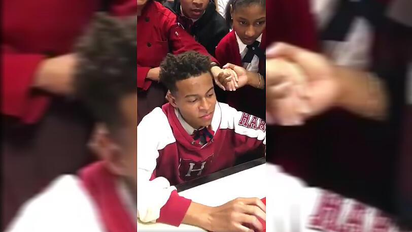 Ayrton Little wurde mit 16 Jahren in Harvard angenommen. Seine Reaktion ist unbeschreiblich.