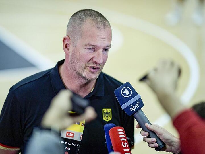 Startet mit den deutschen Basketballern Richtung Asien.