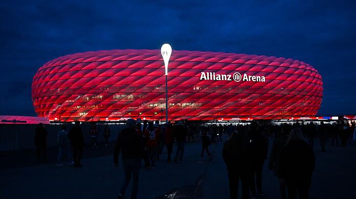 Am 19. und 20. Oktober 2024 wird die Allianz Arena abends in pink leuchten.