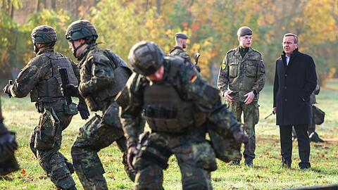 Der Wehrdienst soll zun&auml;chst freiwillig bleiben. (Symbolbild)