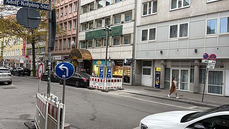 Eine der beiden Vidotürme an der Kreuzung der Schiller- und der Adolf-Kolpingstraße hat den Überfall aufgezeichnet.