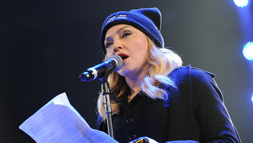 Bald könnte von Madonna mehr Musik zu hören sein. Hier spricht sie auf einer Veranstaltung von Amnesty International Bald könnte von Madonna mehr Musik zu hören sein. Hier spricht sie auf einer Veranstaltung von Amnesty International