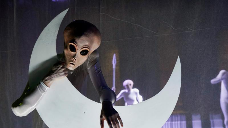 Szene aus dem Stück "Final Fantasy" nach Oscar Wildes "Salome" an der Volksbühne Berlin. Szene aus dem Stück "Final Fantasy" nach Oscar Wildes "Salome" an der Volksbühne Berlin.