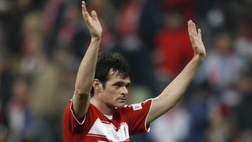 Ist sein Abschied nahe? Der dauerverletzte Bayern-Spieler Willy Sagnol. Ist sein Abschied nahe? Der dauerverletzte Bayern-Spieler Willy Sagnol.