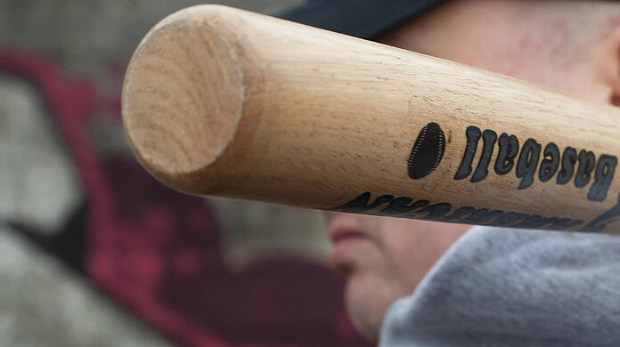Mit Baseballschlägern sollen sich Jugendliche geprügelt haben - immerhin einer wurde sichergestellt (Symbolbild).