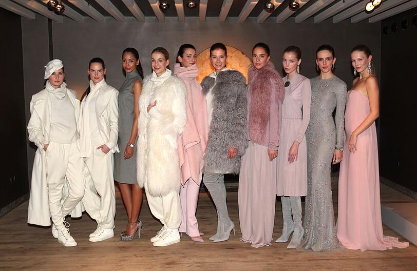 Models präsentieren im Garden Restaurant des Hotels Bayerischer Hof die neue Herbst/Winter Kollektion von Ralph Lauren.