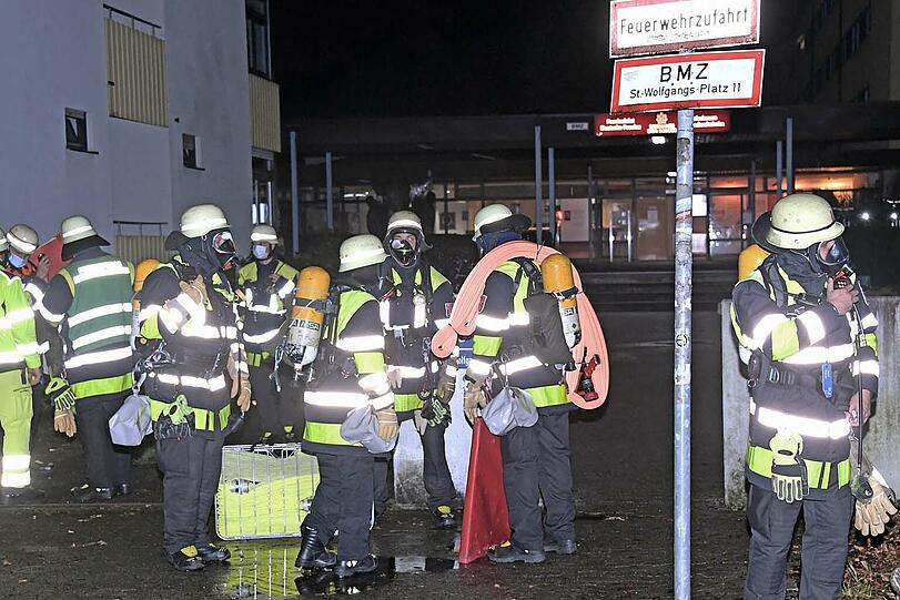 In einem Jugendwohnheim am St-Wolfgangs-Platz ist am frühen Freitagmorgen ein Feuer ausgebrochen.