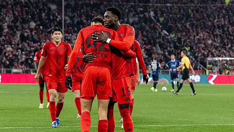 Gute Kumpels: Jamal Musiala und Alphonso Davies.