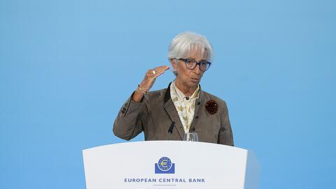 EZB-Präsidentin Lagarde hält sich in einer Welt voller Krisen alle Optionen offen. (Archivbild)