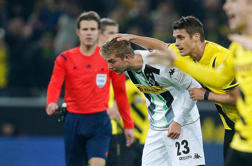 Christoph Kramer erzielte beim Spiel zwischen Gladbach und Dortmund das vielleicht kurioseste Eigentor des Jahres.