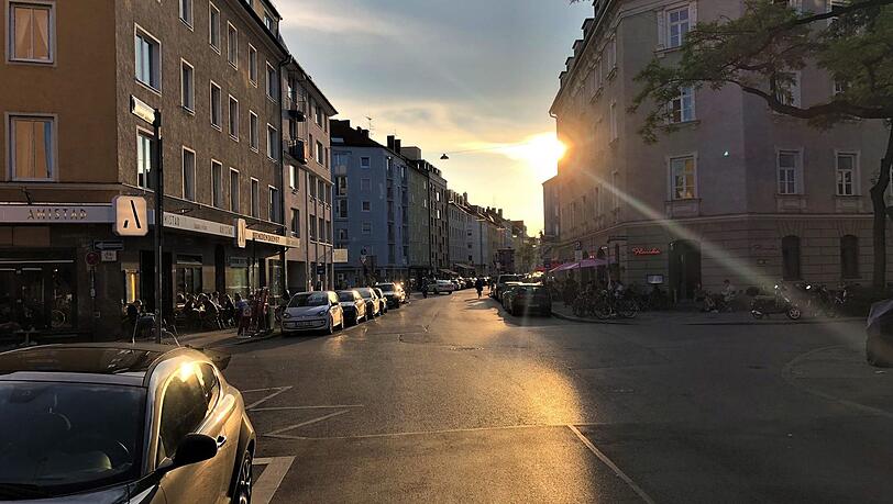 Idyllisch am Abend: Die Georgenstraße in der Maxvorstadt. Idyllisch am Abend: Die Georgenstraße in der Maxvorstadt.