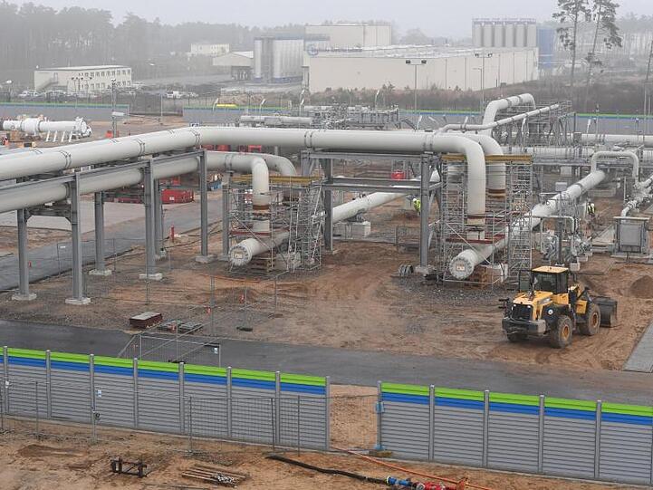 Baustelle der Empfangsstation für Nord Stream 2. Ursprünglich sollte die Pipeline für Erdgas aus Russland Ende dieses Jahres in Betrieb gehen.