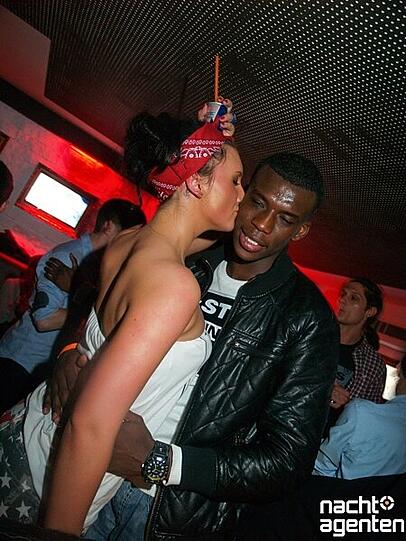 Wer sich wie ein Star fühlen will geht zu "MiSery" im Crown's Club. Mehr Bilder unter: www.nachtagenten.de