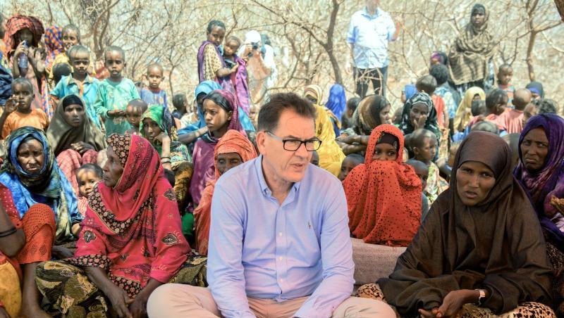 Entwicklungsminister Gerd Müller bei einem Besuch in der von Dürre und Hunger geplagten Somali-Region in Äthiopien im April 2017. Entwicklungsminister Gerd Müller bei einem Besuch in der von Dürre und Hunger geplagten Somali-Region in Äthiopien im April 2017.