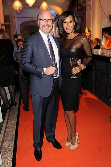 Peter Olsson und Marie Amiere bei der HSE24 Champagner Bar auf der Nacht der Medien in München am 16.10.2013