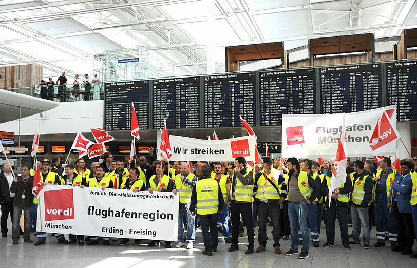 Der Warnstreik am Münchner Flughafen bringt fast den gesamten Betrieb zum erliegen. Die Bilder.