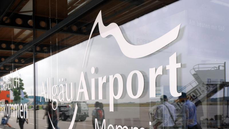 Logo und Schriftzug des Allgäu Airport am Terminal des Flughafens. Foto: Andreas Gebert/Archiv Logo und Schriftzug des Allgäu Airport am Terminal des Flughafens. Foto: Andreas Gebert/Archiv