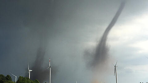 Tornados sind "nicht vollständig auszuschließen", warnt der DWD.