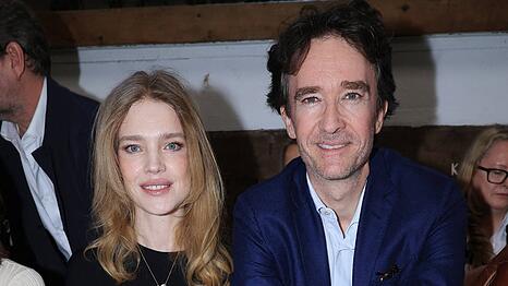 Natalia Vodianova und ihr Ehemann Antoine Arnault. Es ist das dritte gemeinsame Kind f&uuml;r das Paar.