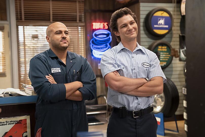 Georgie und Ruben sind sich allerdings nicht einig, wie es mit "Doctor Tire" weitergehen soll. Georgie will investireren während Ruben lieber sparen will. Georgie und Ruben sind sich allerdings nicht einig, wie es mit "Doctor Tire" weitergehen soll. Georgie will investireren während Ruben lieber sparen will.