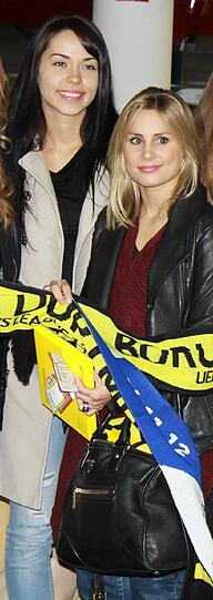 Julia Schiebers Freundin Steffi (links) und Marco Reus' Freundin Caro.