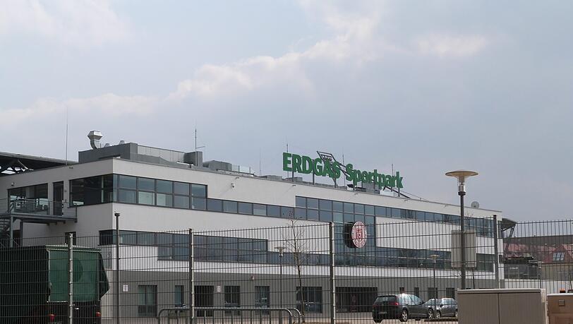 Seit 2011 Heimspielstätte des Hallescher FC: Der Erdgas Sportpark Seit 2011 Heimspielstätte des Hallescher FC: Der Erdgas Sportpark