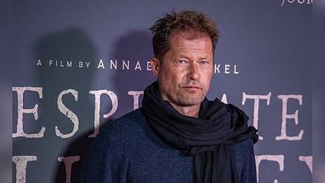 Posierte trotz verlorener Jacke tapfer für die Fotografen: Til Schweiger.